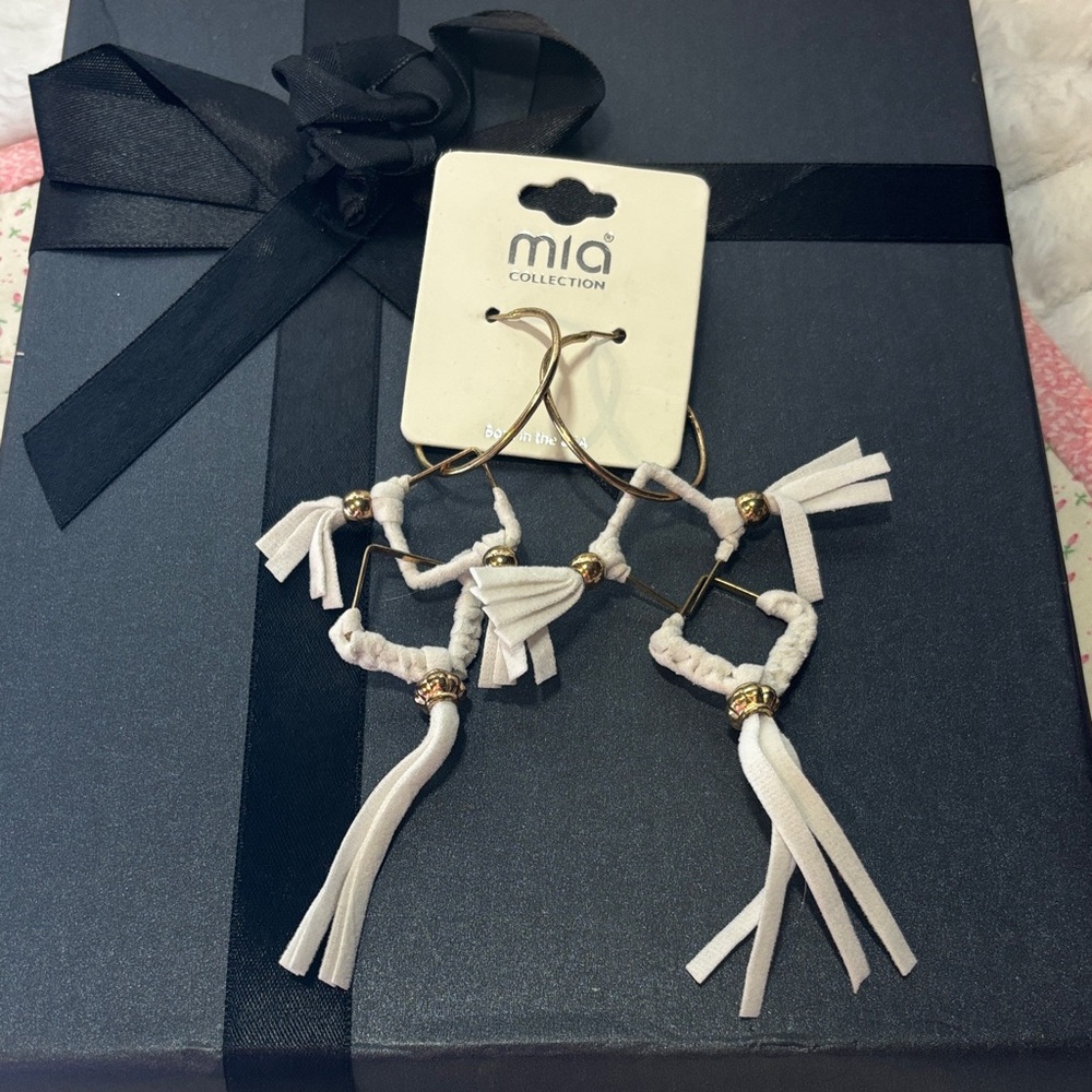 MIA COLLECTION White and Gold Tassel Earrings NWT